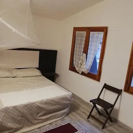 Vakantiehuis - Singola Con Piscina Privata