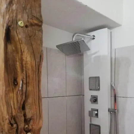 - Singola Con Piscina Privata