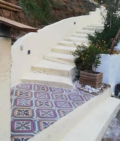Vakantiehuis - Singola Con Piscina Privata