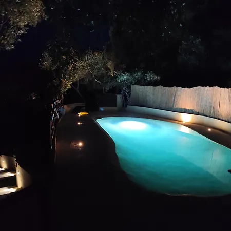 Vakantiehuis - Singola Con Piscina Privata