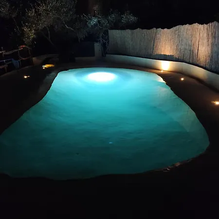 Vakantiehuis - Singola Con Piscina Privata